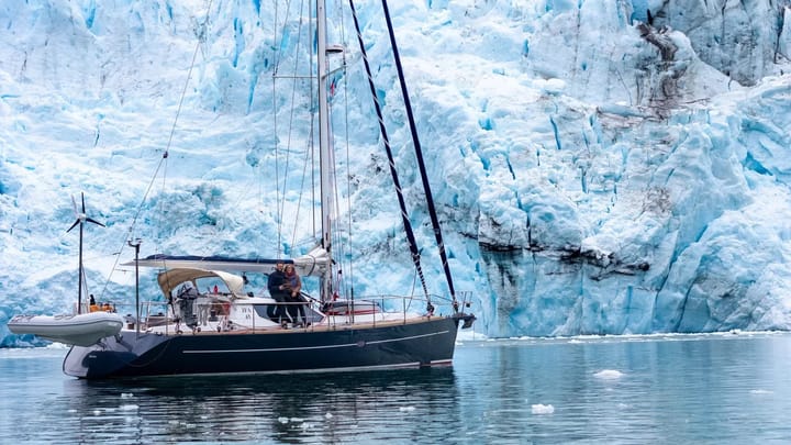 what-is-an-expedition-boat